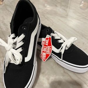 Vans Old Skool black and white canvas sneaker